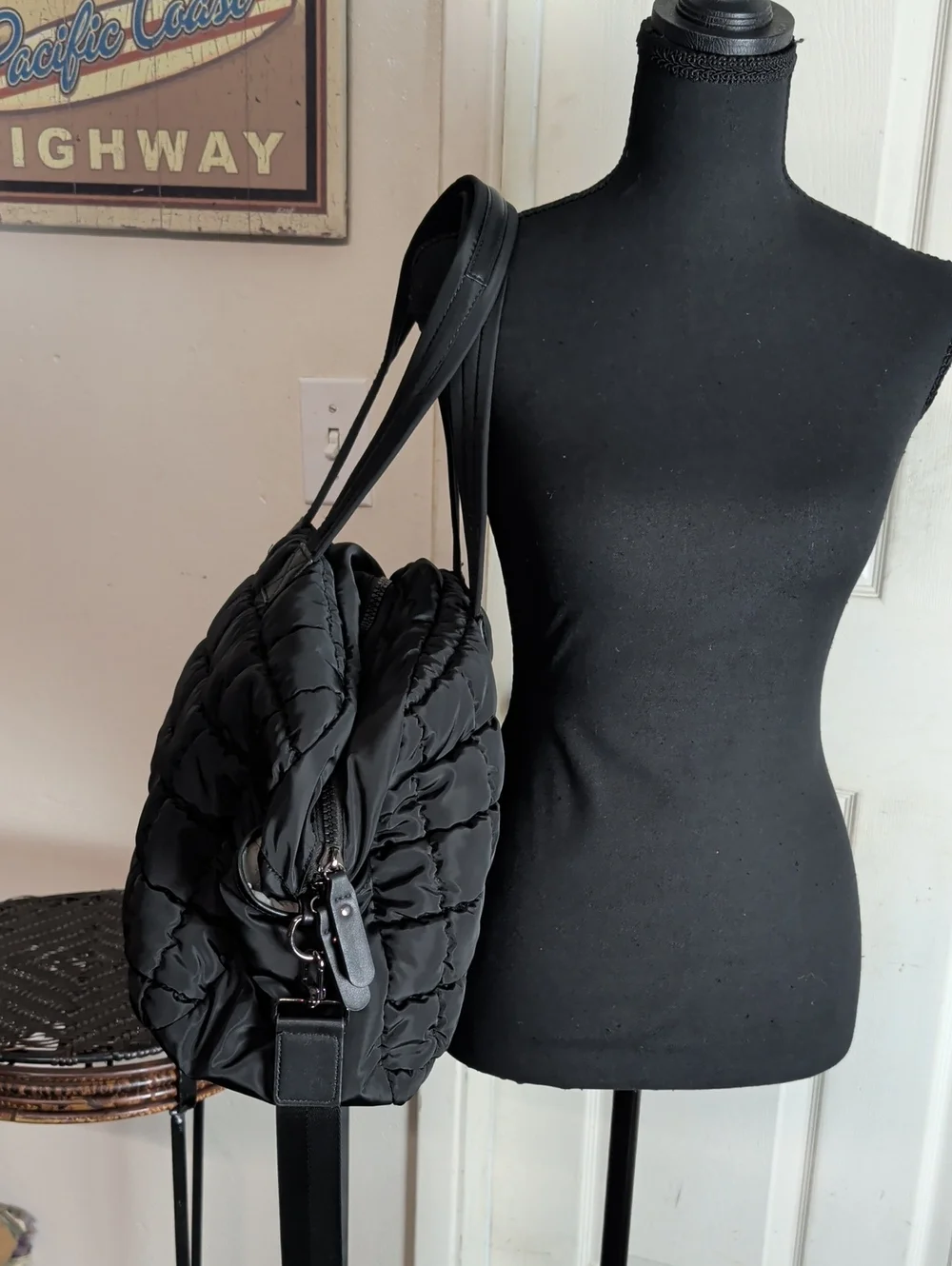 Urban Expressions Black Puffer Bag